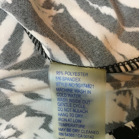 50%OFF BUNDLES 🎉Black and white tunic - Picture 5 of 6